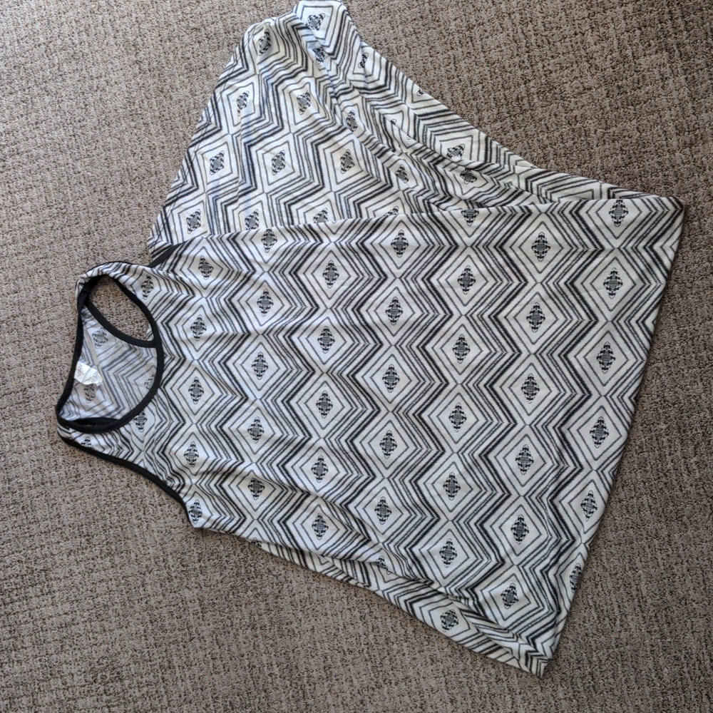 Geometric Racerback Maxi Dress - Picture 2 of 5